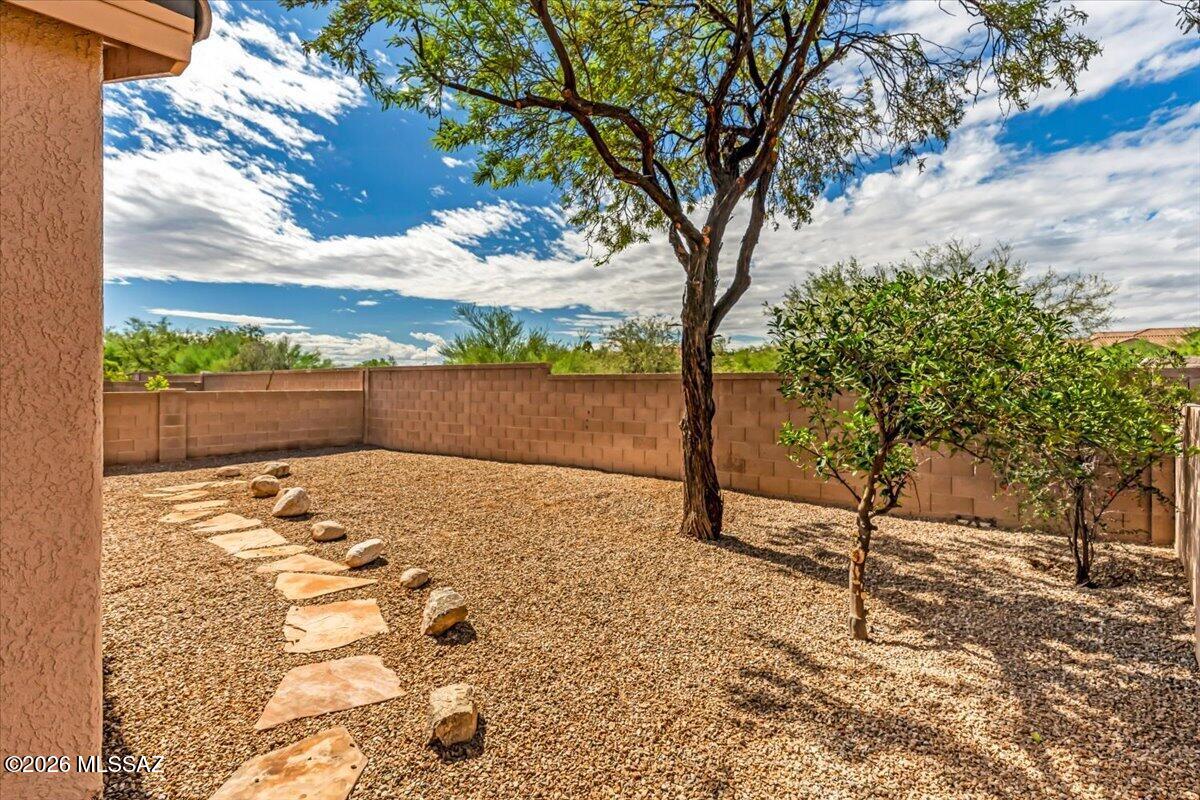 5359 N Willow Thicket Way