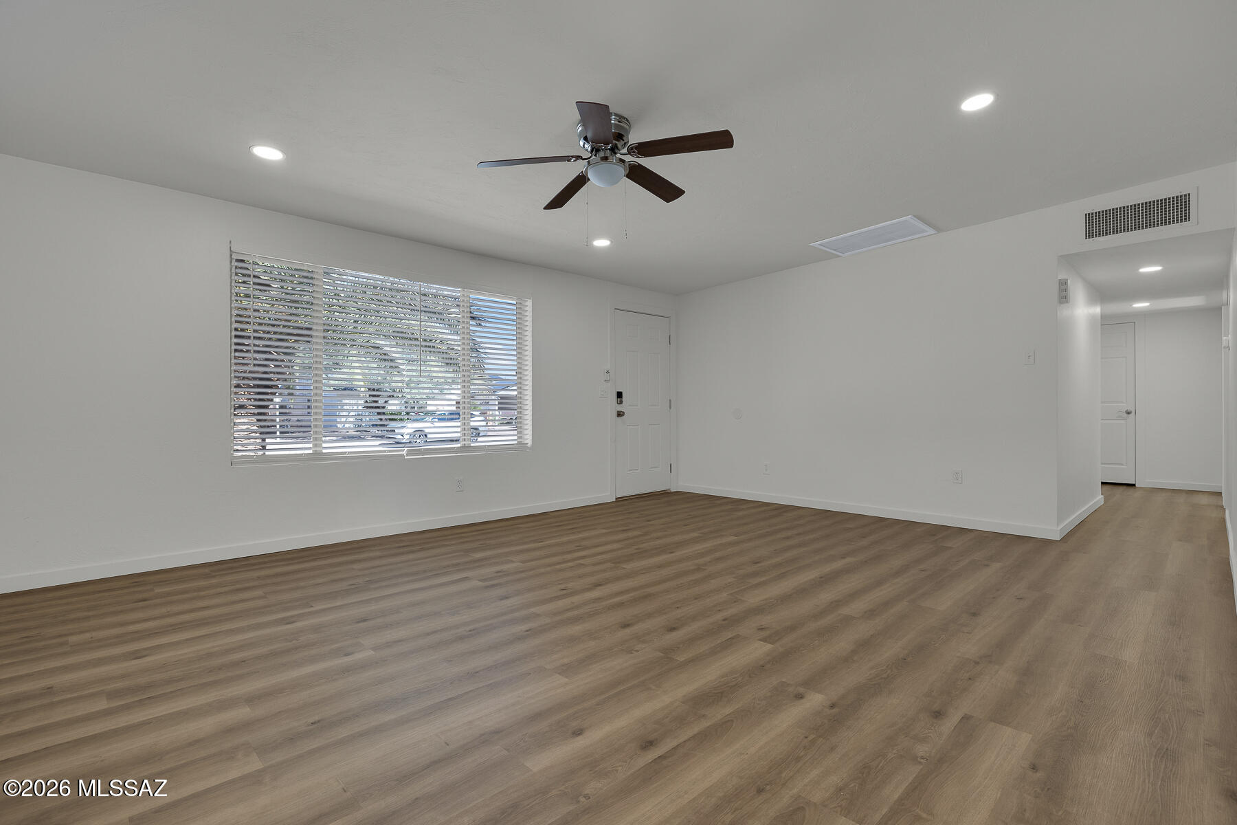7048 N Northlight Drive