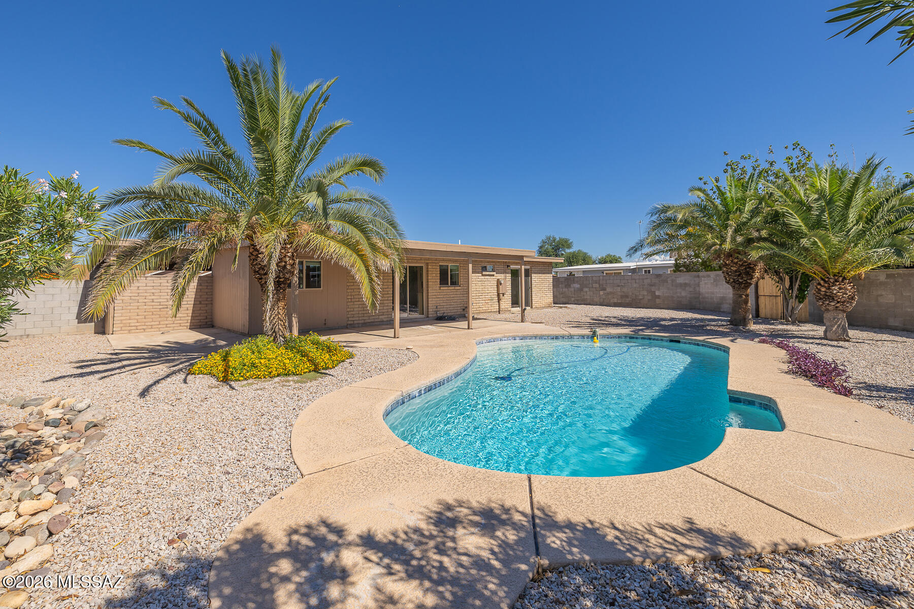 7048 N Northlight Drive