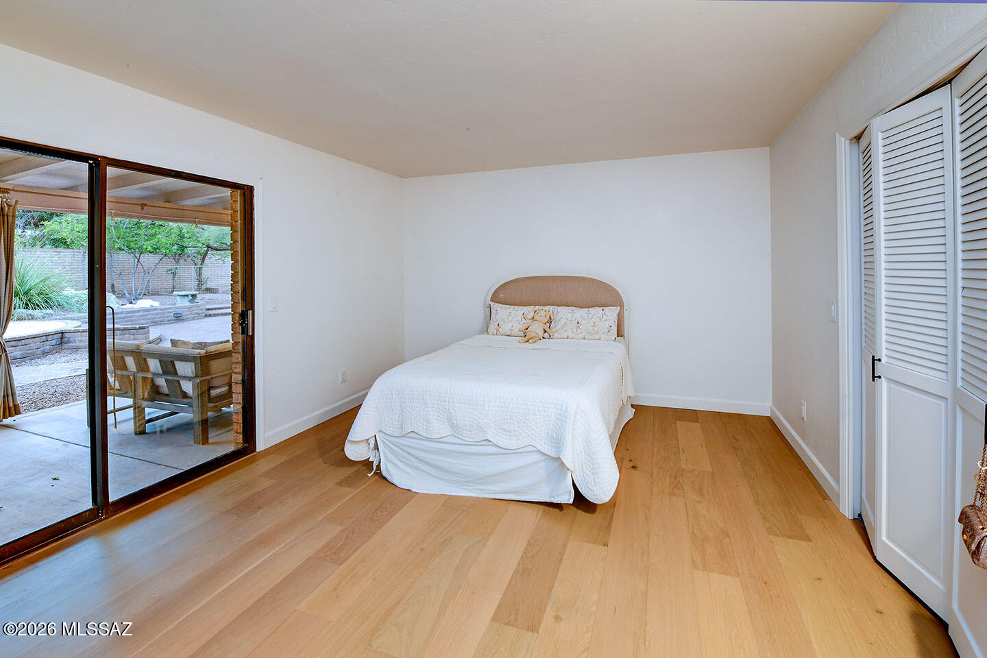 6828 E Calle Luciente