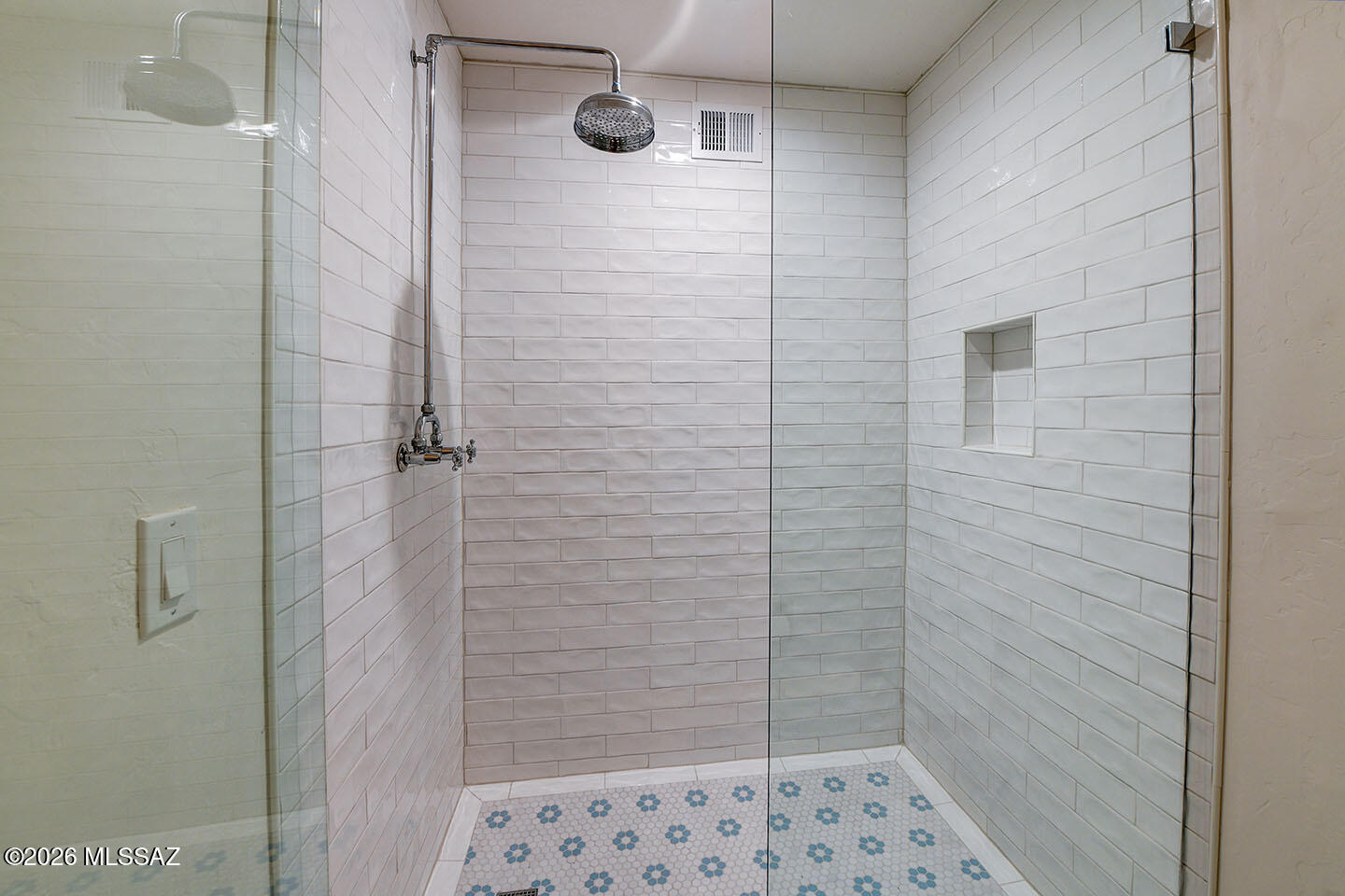 6828 E Calle Luciente