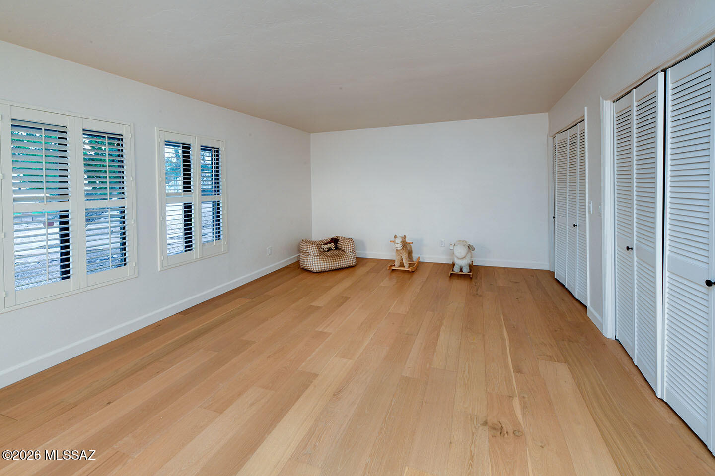 6828 E Calle Luciente