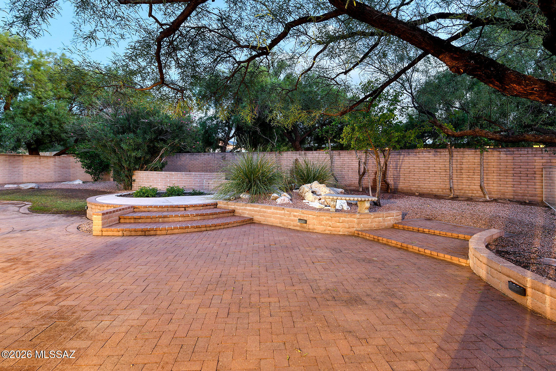 6828 E Calle Luciente