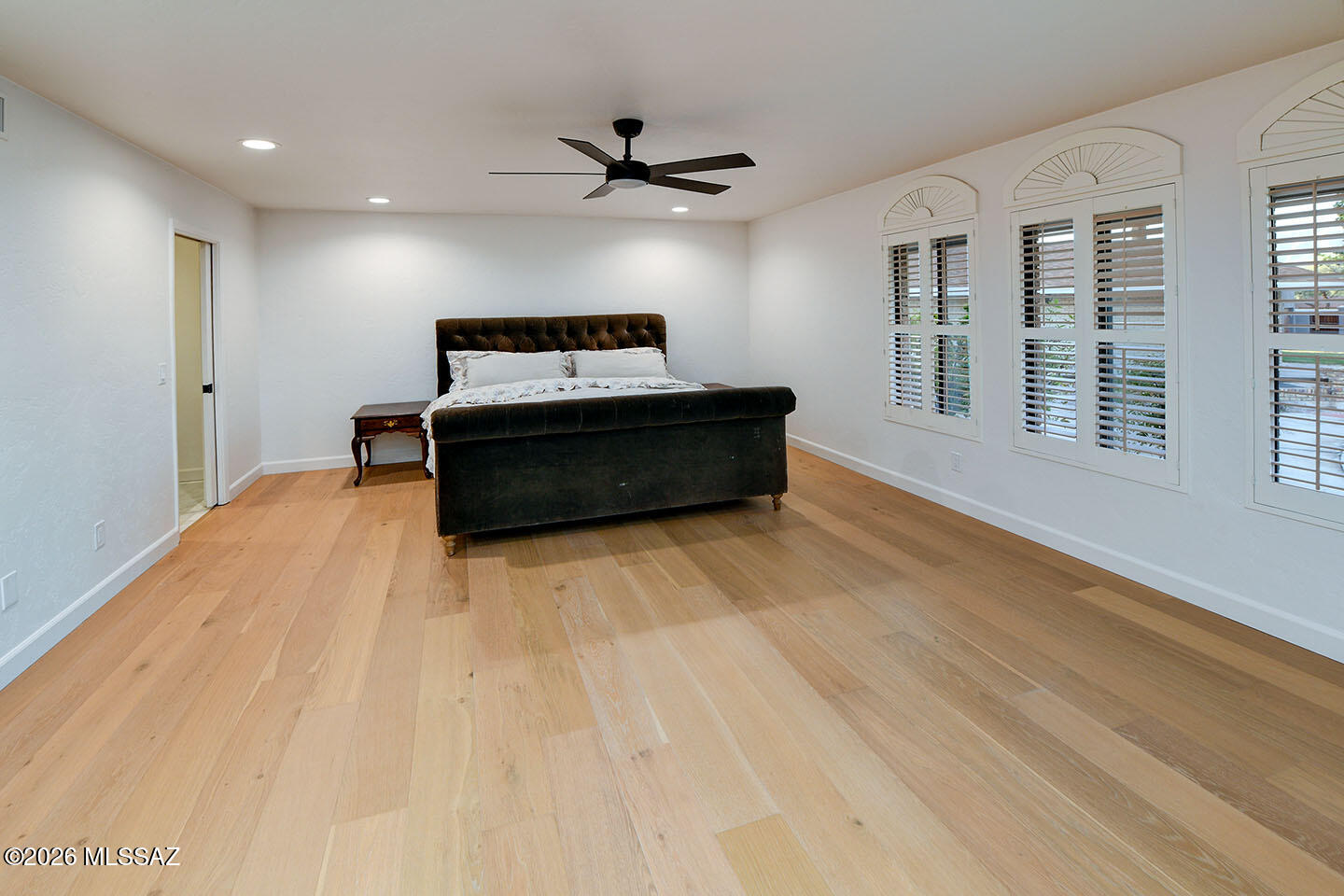 6828 E Calle Luciente