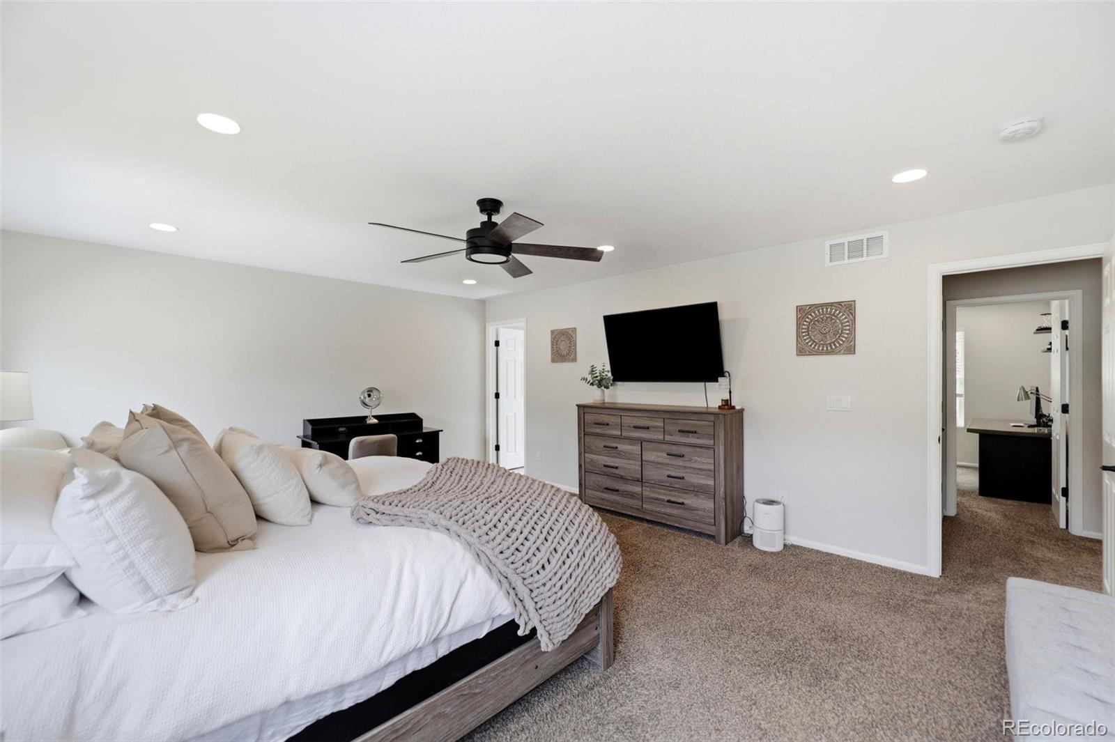 16013 E Nichols Place