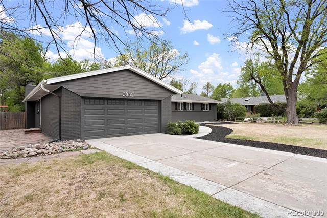 3352 Vivian Drive
