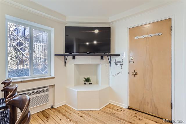 668 N Pennsylvania Street Unit: 6