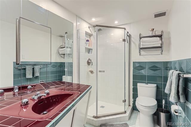 668 N Pennsylvania Street Unit: 6