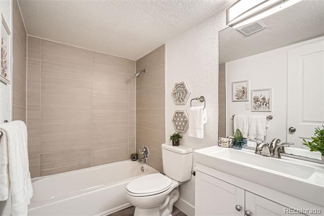 10211 Ura Lane Unit: 7-204