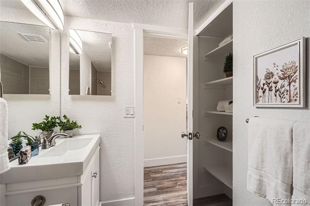 10211 Ura Lane Unit: 7-204