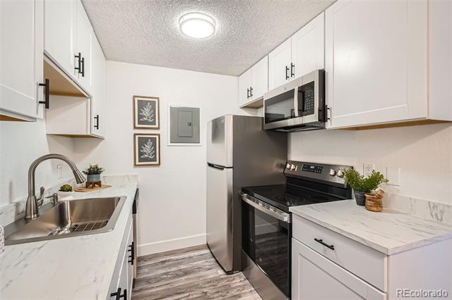 10211 Ura Lane Unit: 7-204