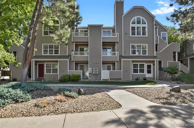 5702 W Asbury Place Unit: 302