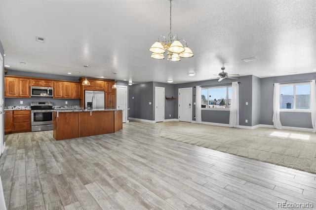 573 W Archer Plaza