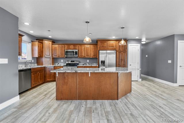 573 W Archer Plaza