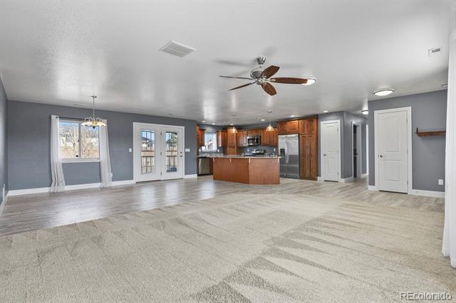573 W Archer Plaza