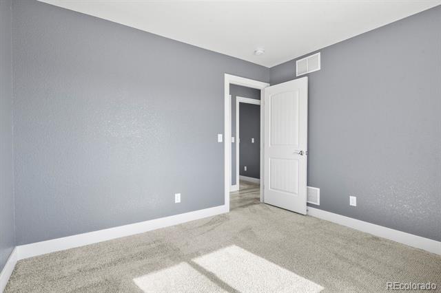 573 W Archer Plaza