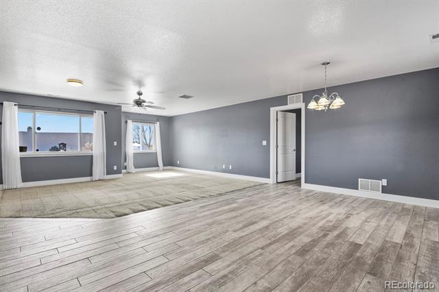 573 W Archer Plaza