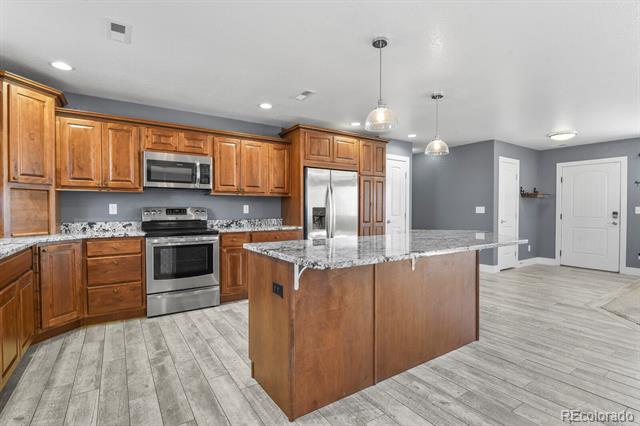 573 W Archer Plaza