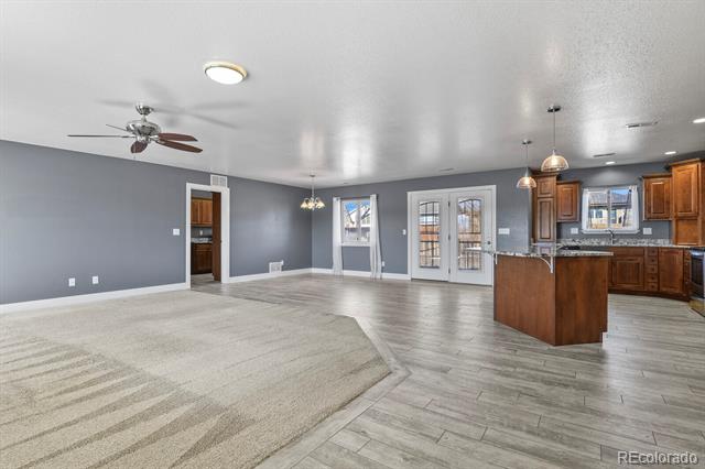 573 W Archer Plaza