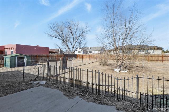 573 W Archer Plaza