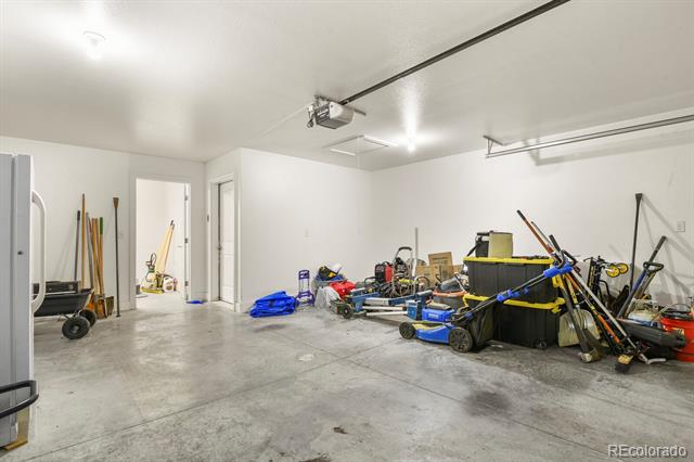 573 W Archer Plaza