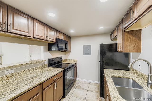 18105 E Ohio Avenue Unit: 204
