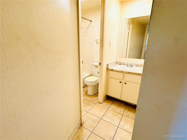 8826 E Florida Avenue Unit: 102