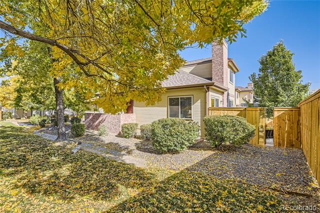 3932 E Weaver Avenue
