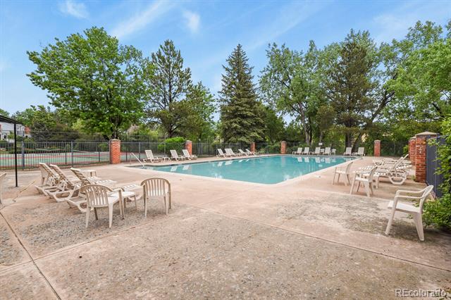 6868 LOS REYES Circle