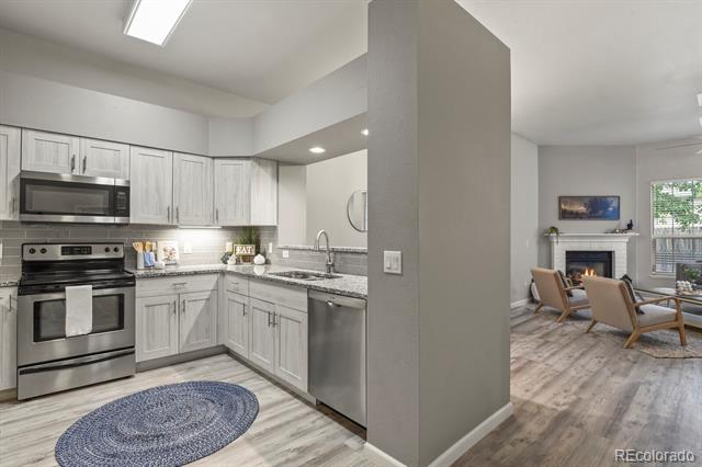 6868 LOS REYES Circle