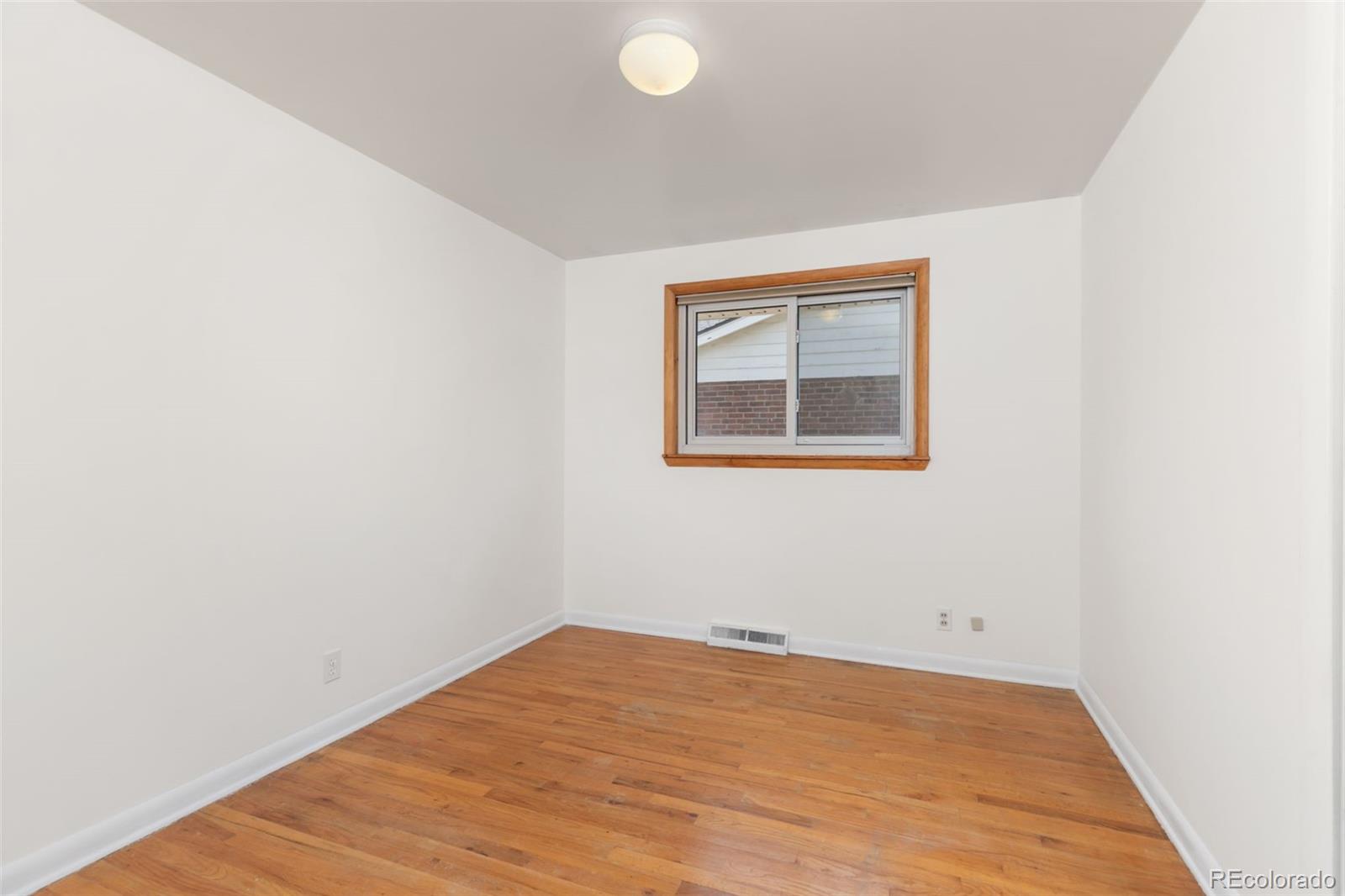 1205 W 7th Avenue Drive