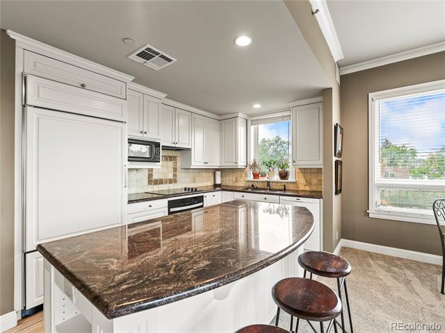 400 E 3rd Avenue Unit: 305