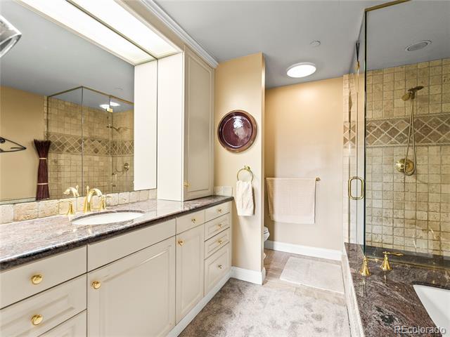 400 E 3rd Avenue Unit: 305