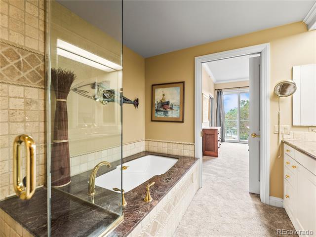 400 E 3rd Avenue Unit: 305