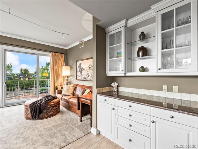 400 E 3rd Avenue Unit: 305