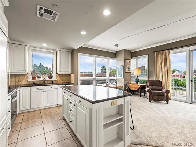 400 E 3rd Avenue Unit: 305