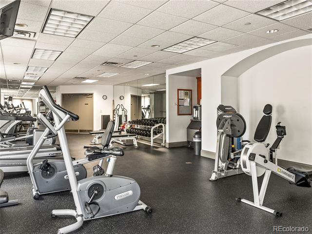400 E 3rd Avenue Unit: 305