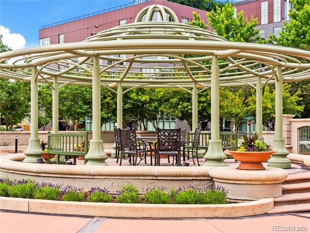 400 E 3rd Avenue Unit: 305