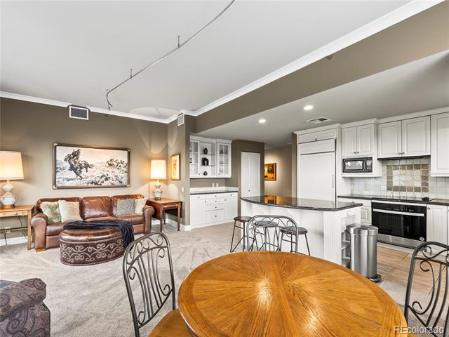 400 E 3rd Avenue Unit: 305