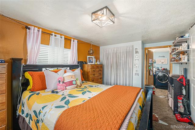 907 Elm Court