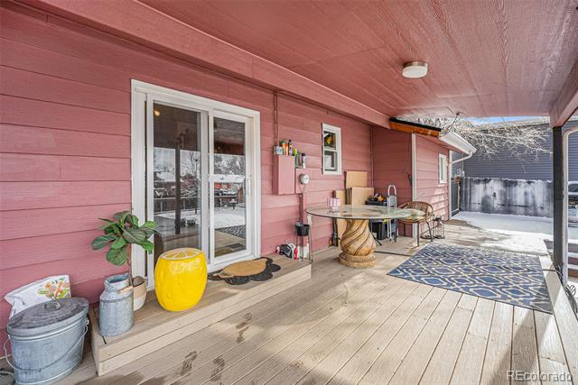 907 Elm Court