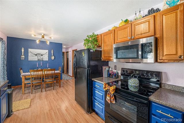 907 Elm Court