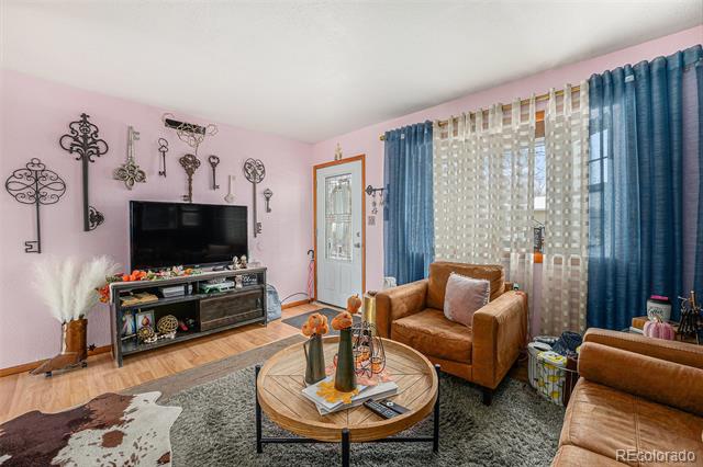 907 Elm Court