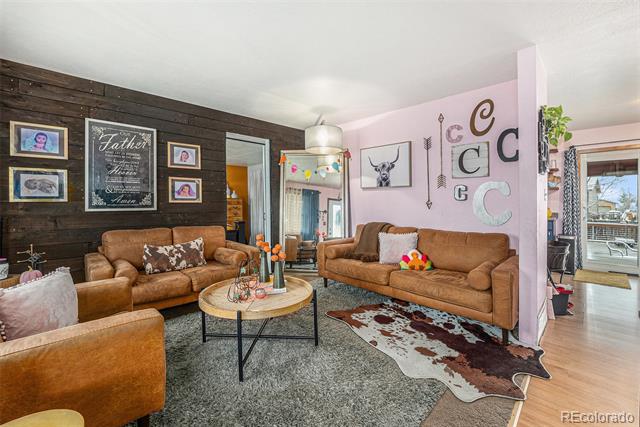 907 Elm Court