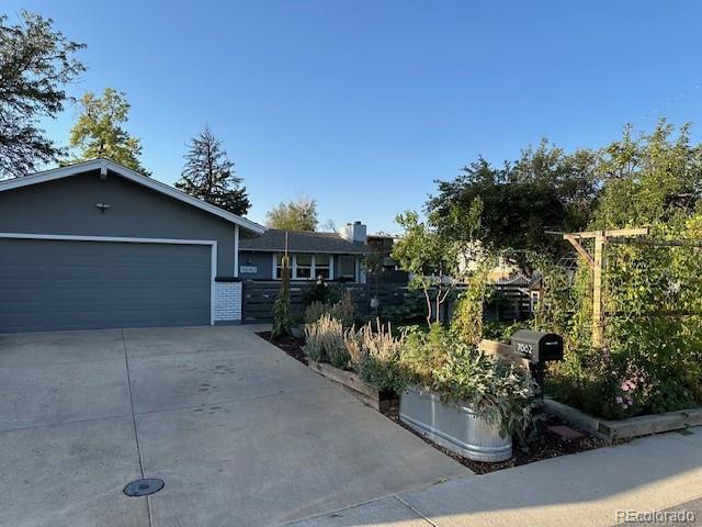 7082 W 68th Place