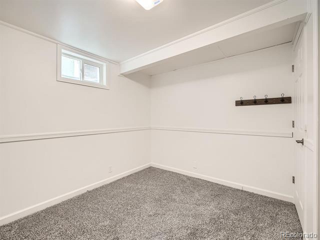 7082 W 68th Place