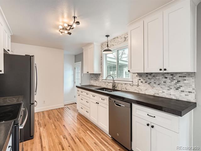 7082 W 68th Place