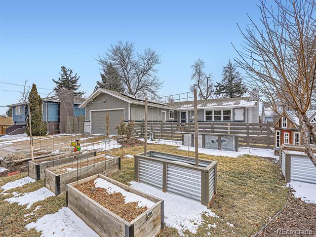 7082 W 68th Place