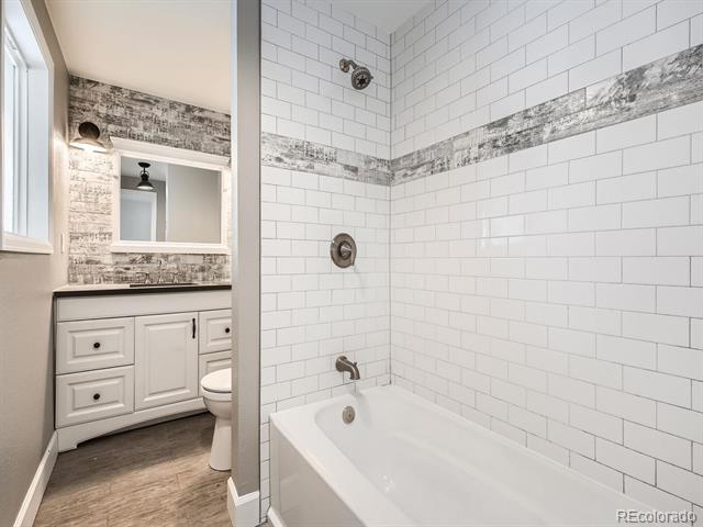 7082 W 68th Place