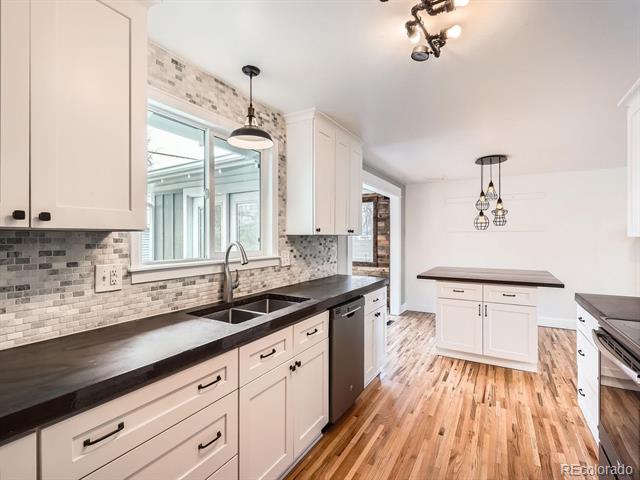 7082 W 68th Place